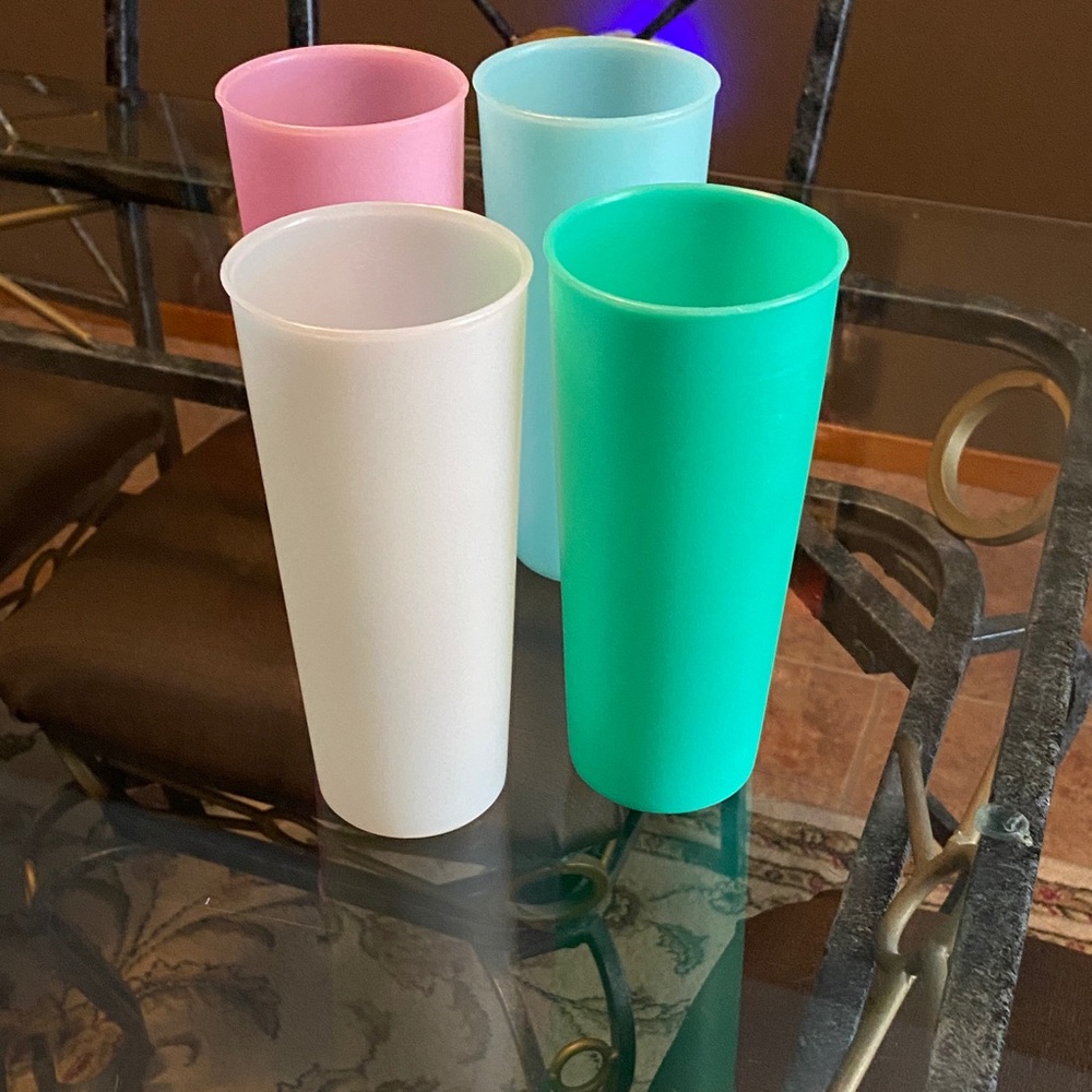 Tupperware Set of 4 Colored Plastic Drinking Tumblers - White, Pink, Mint, Teal
